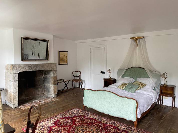 Chambre d’hôte pour 4 personnes, avec jardin ainsi que vue sur le lac et vue à Saint-Pois