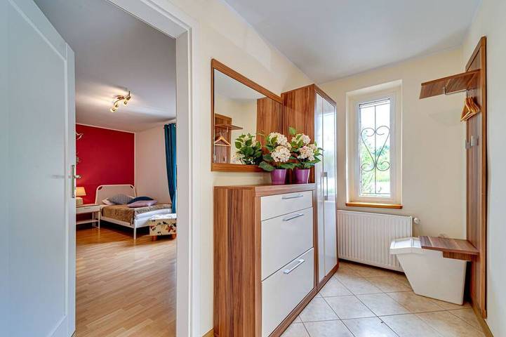 Apartamento entero, W Starym Sadzie in Breslavia, Lower Silesia