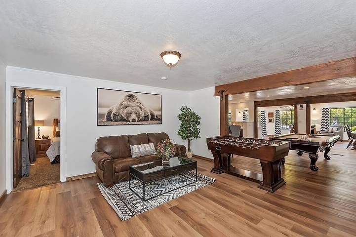 Cottage for 16 people, with balcony and hot tub in Big Bear Lake