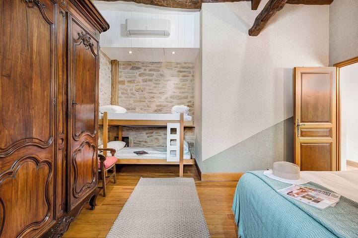 Location de vacances pour 23 personnes, avec Terrasse ainsi que Jardin et Piscine à Saint-Antonin-Noble-Val - 4