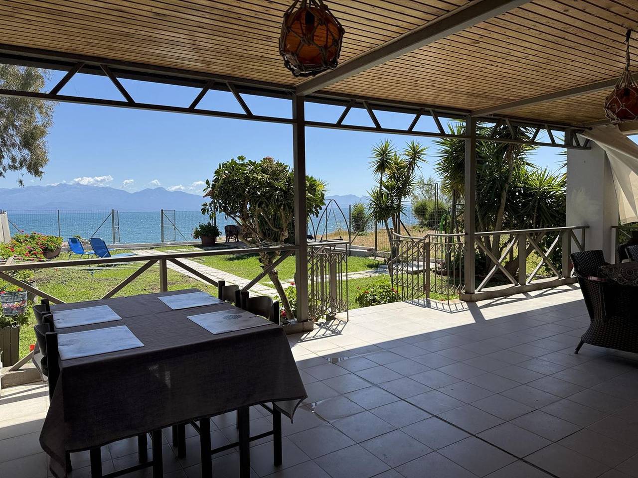 Ganze Wohnung, Familienurlaub direkt am Strand - Ferienwohnung mit Garten, Wifi | Messenien, Peloponnes in Messenien