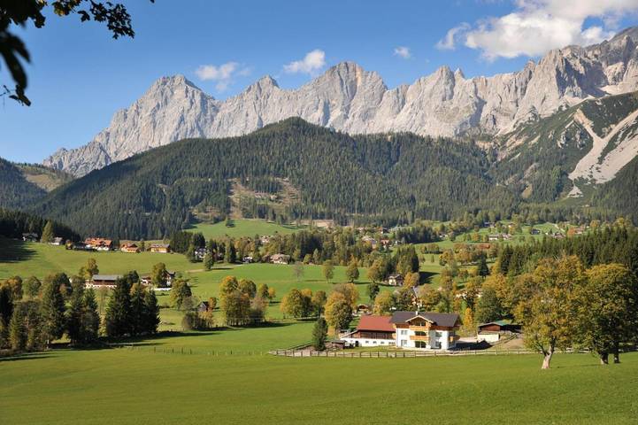 Ferienwohnung für 9 Personen, mit Ausblick und Balkon sowie Sauna