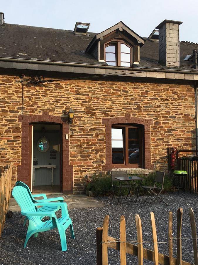 Location de vacances pour 2 personnes, avec vue et jardin, animaux acceptés à Vresse-sur-Semois