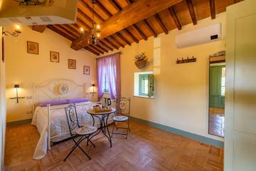 Agriturismo per 2 Persone in Chiusi, Chianti, Foto 1