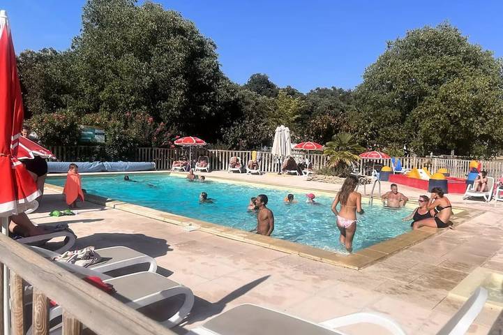 Gîte pour 4 personnes, avec piscine à Junas - 3