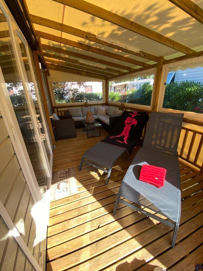 Parc de vacances pour 8 personnes, avec jacuzzi et bassin pour enfant ainsi que piscine et jardin, animaux acceptés sur la Côte d'Azur - 3