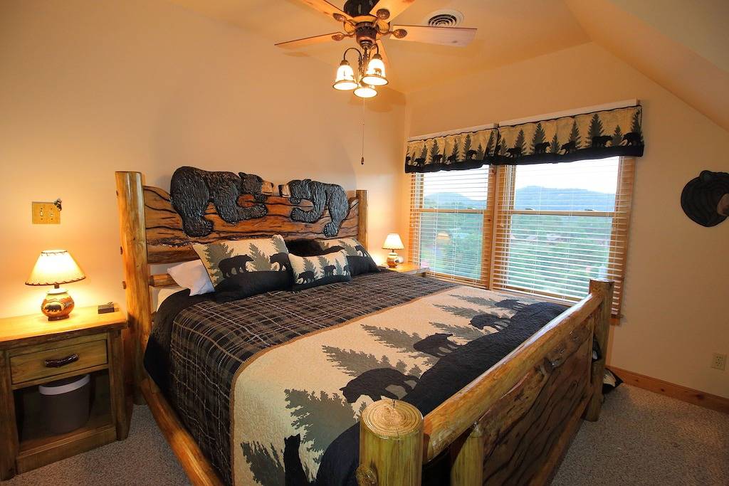 360° Views!  Smart cabin, Ev charger, Wears Valley. 3br 2ba, hot tub. X-mas open in Wears Valley, Sevier County
