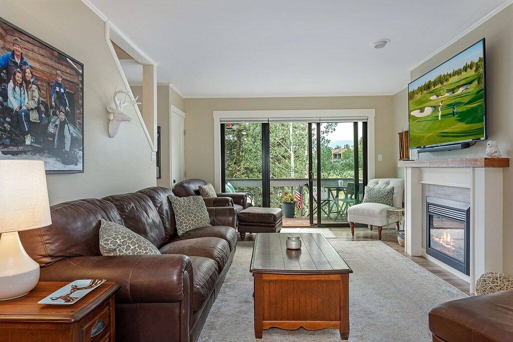 Ganze Wohnung, Newly remodeled condo in great location with fabulous views!! in Vail Ski Resort, Vail