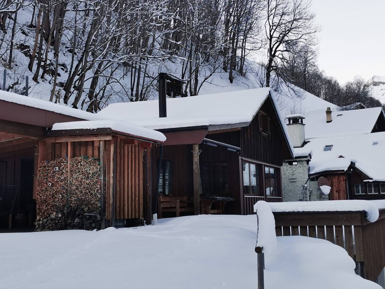 Ganze Ferienwohnung, Ferienchalet obere Chappelen 1 in Elm, Glarus Süd