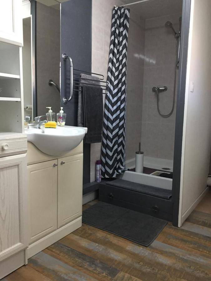 Gîte pour 3 personnes, avec piscine et jardin à Saint-Sauveur-de-Cruzières - 3