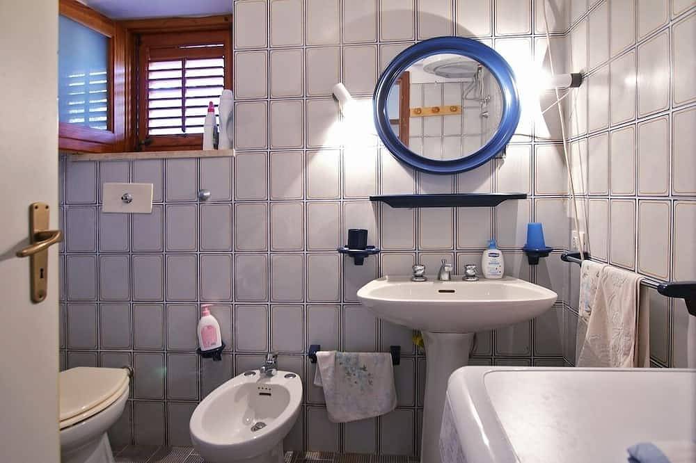 Entire apartment, Casa Elvira - At a few Steps From the Zingaro Natural Park and the Sea in San Vito Lo Capo, Trapani Province