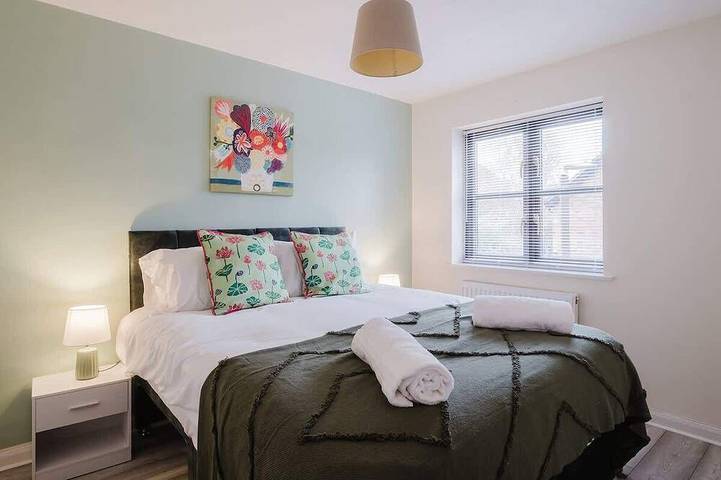 Comfortable 3 Bedroom Home With Parking in Milton Keynes, Südostengland