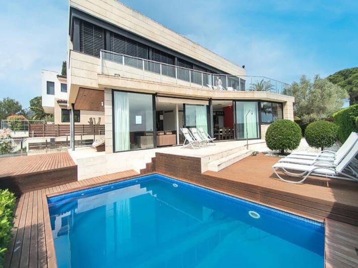 Holiday rental for 10 people, with terrace and pool in Sant Feliu de Guíxols