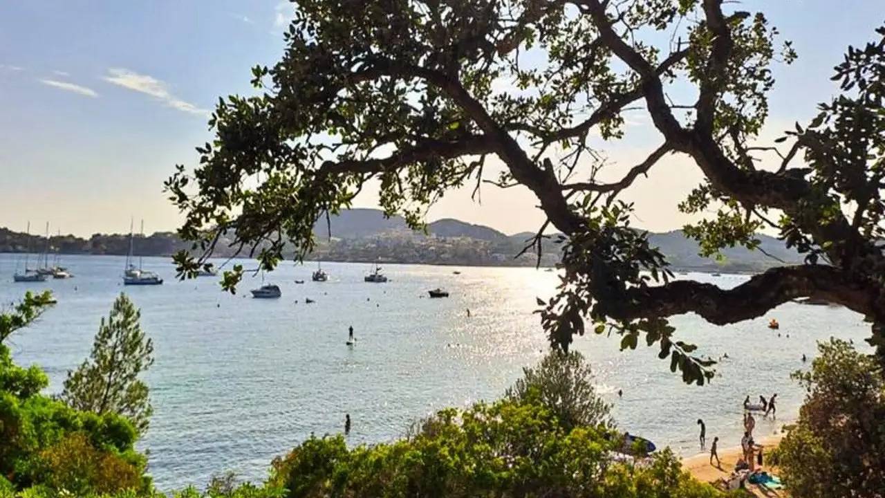 Apartamento vacacional entero, Apartamento Sea Breeze con piscina y aparcamiento, a 900 m de la playa in Agay, Saint-Raphaël (Var)
