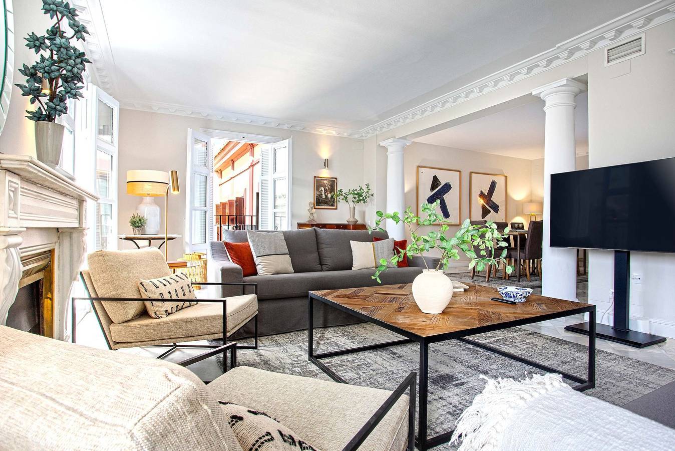 Entire apartment, Spectacular apartment with 258m2 and 4Bd near Alcazar. San Fernando in Casco Antiguo, Sevilla