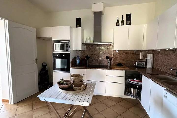 Villa pour 10 personnes, avec piscine ainsi que jardin et vue à Frontignan - 2