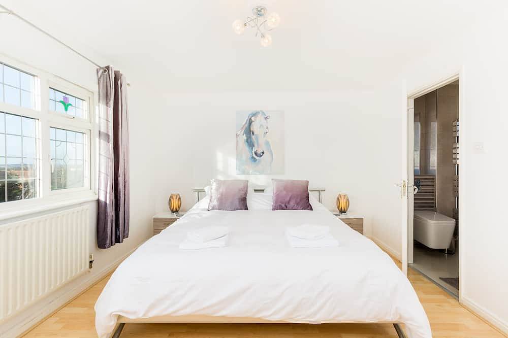 Casa-Baño privado-4 Bed  Nec/Bhx/Snowdome in Tamworth (Reino Unido), Staffordshire