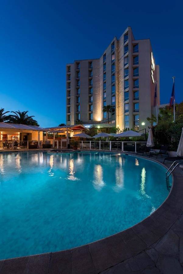 Hôtel pour 2 personnes, avec piscine et terrasse dans Aeroport Nice - Cote D Azur - 2