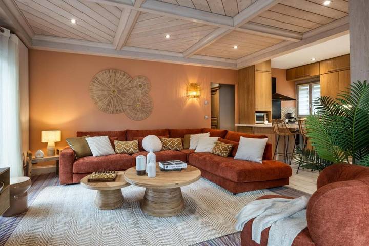 Chalet pour 10 personnes, avec sauna ainsi que jardin et vue, animaux acceptés à Brides-les-Bains - 2