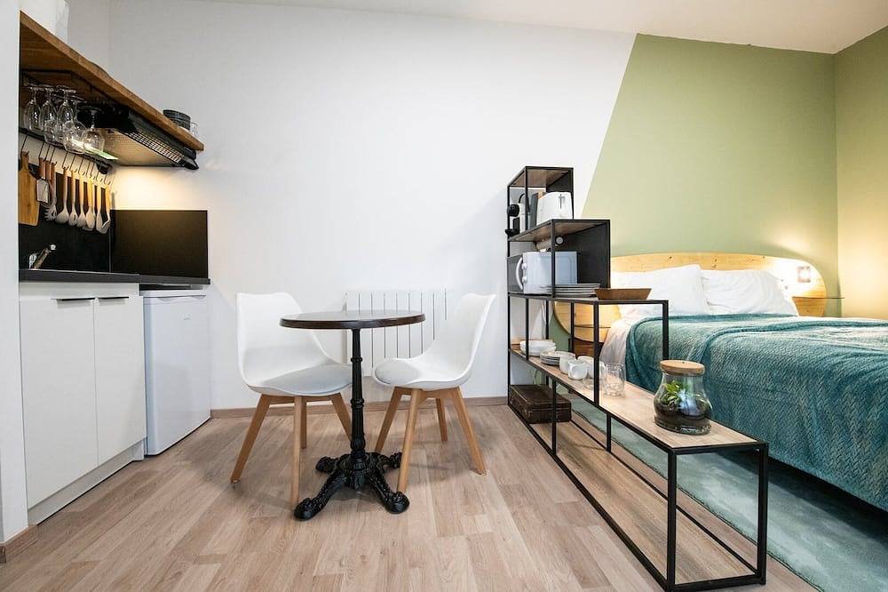 Entire apartment, Suite Kella 1 - Lovely renovated studio in Tassin-la-Demi-Lune, Rhône