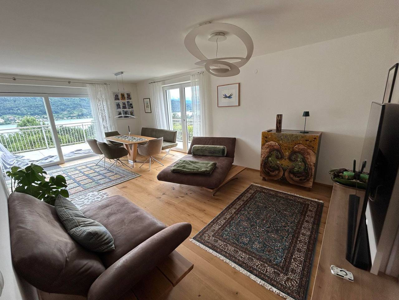 Ganze Ferienwohnung, Panorama-Wohnung am Wörthersee in Pörtschach am Wörthersee, Klagenfurt-Villach