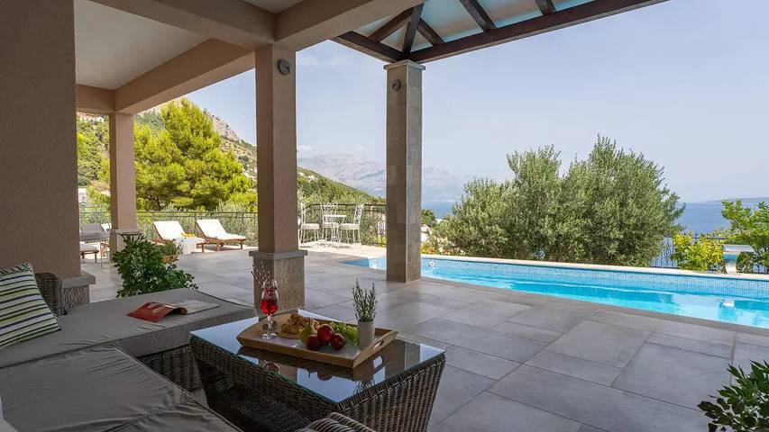 Villa pour 8 personnes, avec piscine et sauna ainsi que jardin et balcon à Mimice - 4