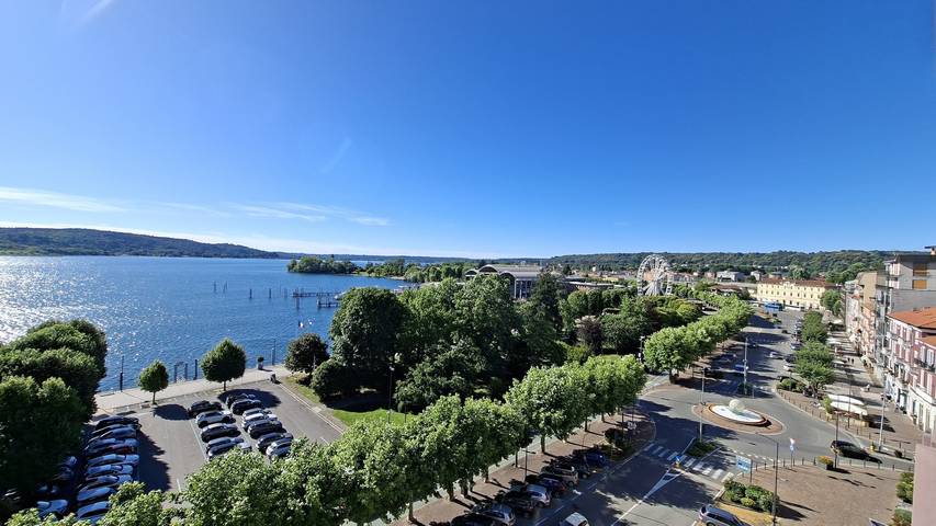 Ganze Wohnung, Panoramawohnung mit Blick auf den Lago Maggiore in Arona (Lago Maggiore), Arona Gemeinde
