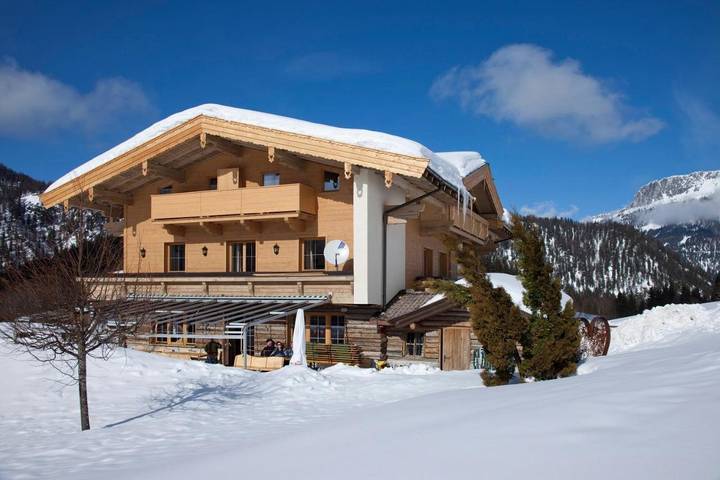 BnB für 10 Personen, mit Balkon und Terrasse sowie Garten in Waidring