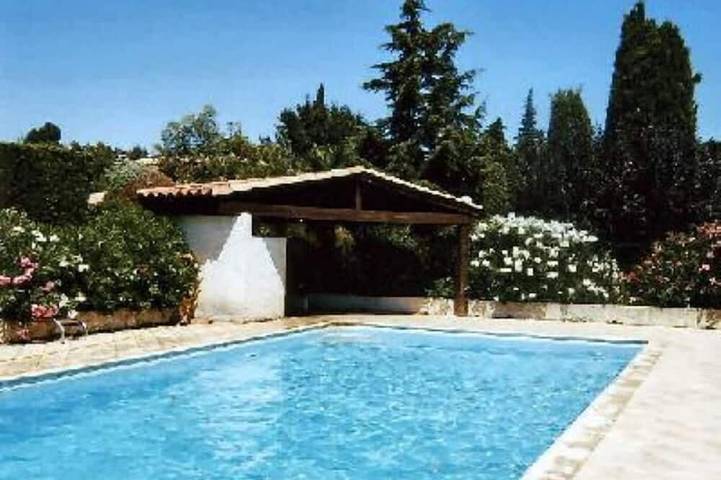 Chalet para 5 personas, con jardín y piscina - 1