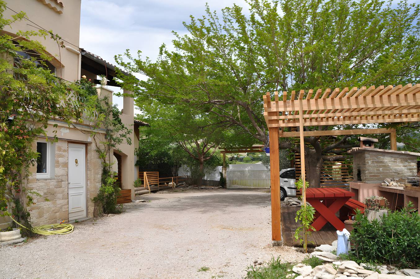 Casa de Vacaciones 'Manzafaro' con Vista a la Montaña y Terraza Privada in Sisteron, Forcalquier region
