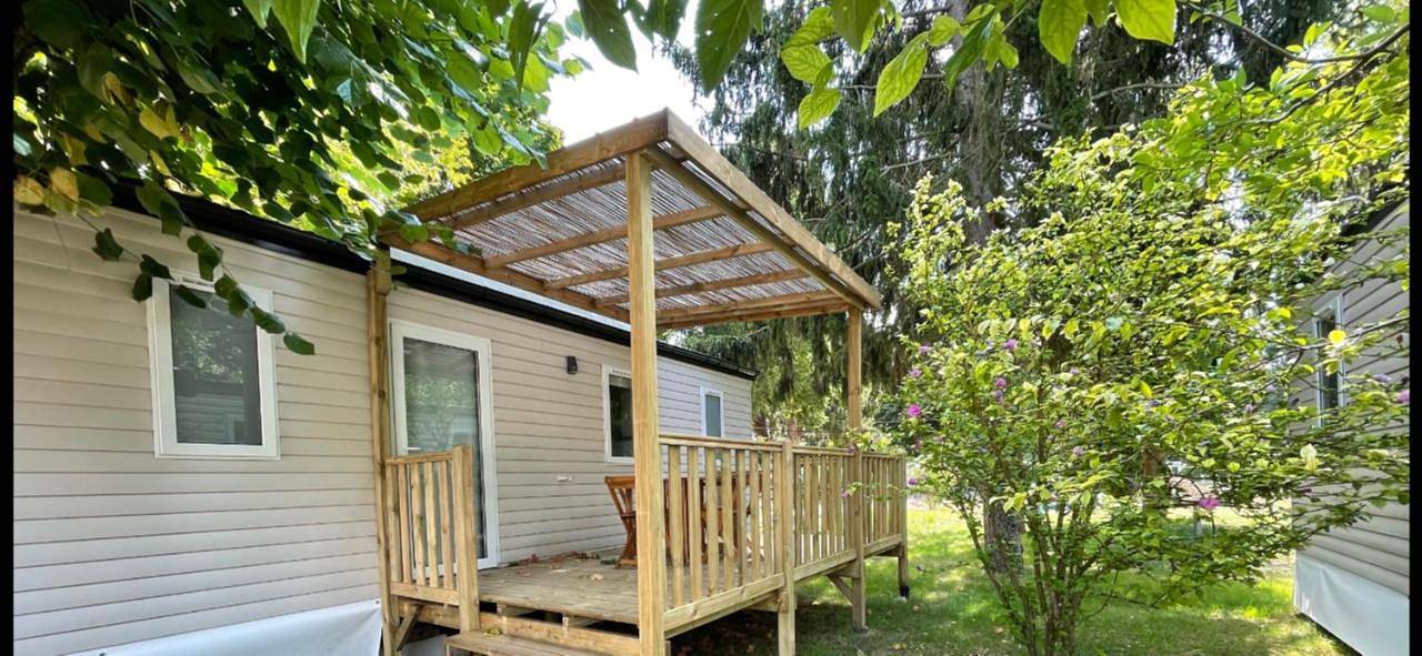 Paris Camping Ile du Roi in Triel-sur-Seine, Yvelines