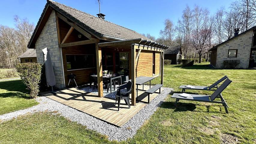 Chalet voor 6 personen, met zwembad en terras in de Ardennen