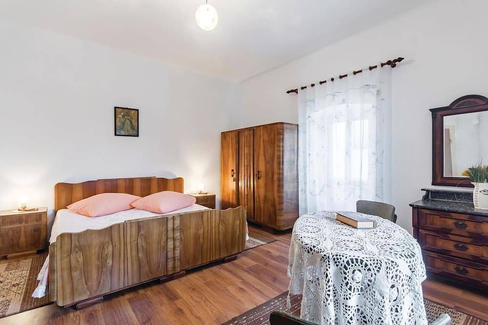 Appartement entier, Appartement confortable à Banjole avec Wi-Fi in Lijom, Banjole