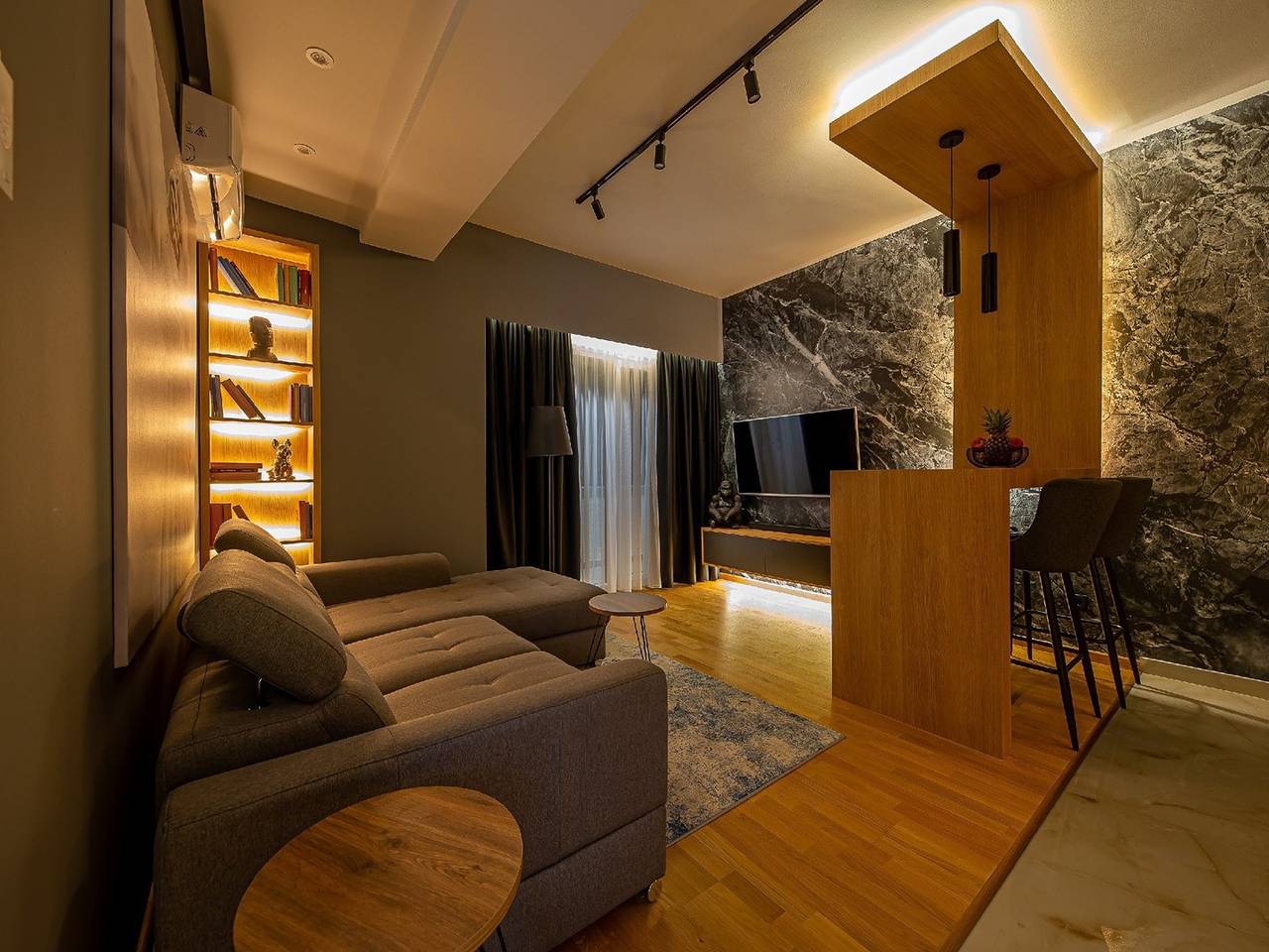 Ganze Wohnung, Night Pearl - Deluxe Apartment mit Balkon und Stadtblick in Bar, Montenegro