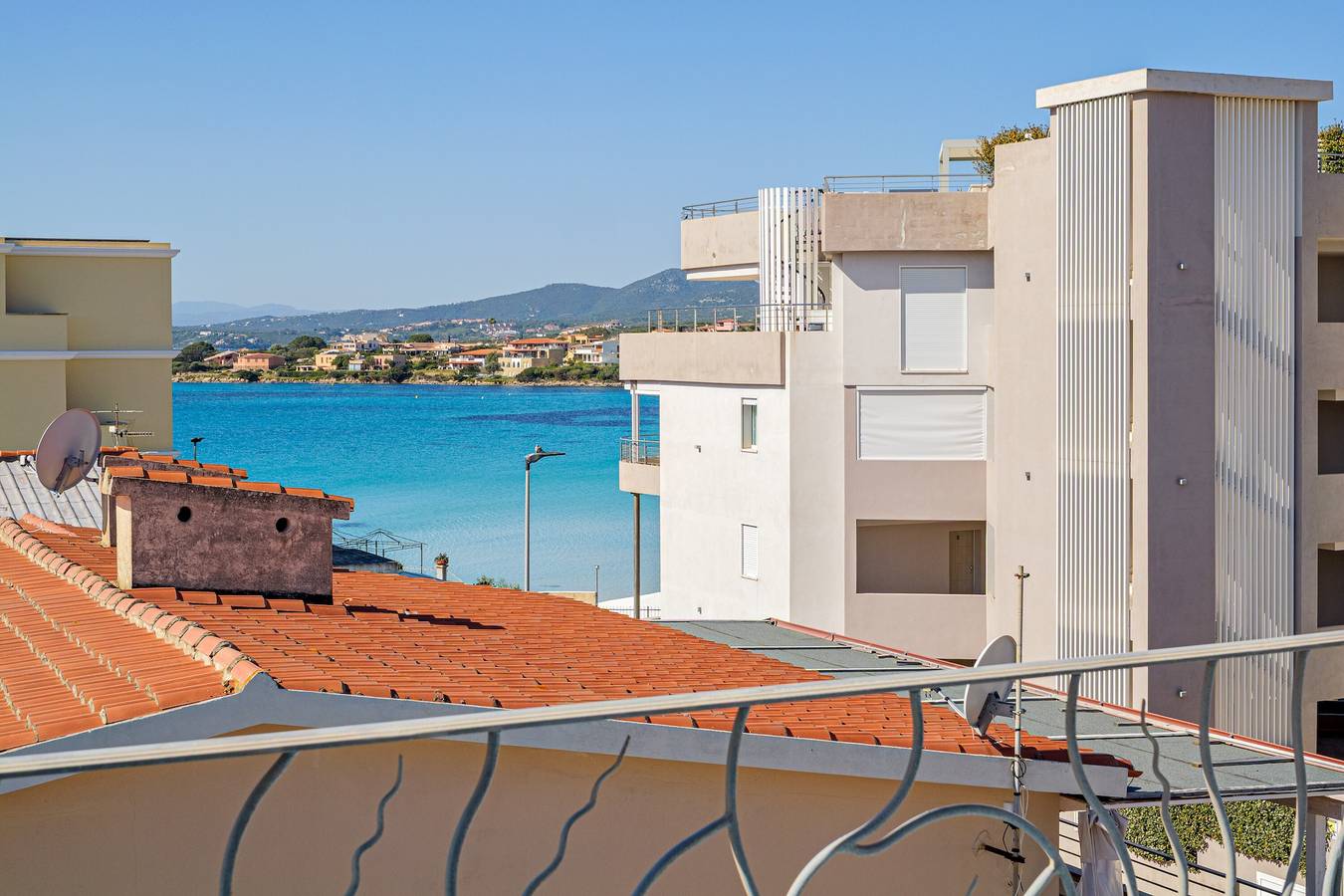 Appartamento intero, Appartamento 'Haller Suite' con Vista Mare, Wi-Fi e Aria Condizionata in Terza Spiaggia, Golfo Aranci