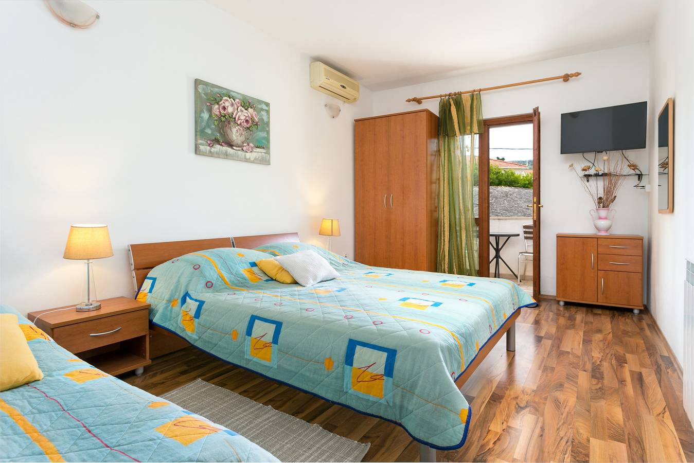 Entire apartment, One bedroom apartment with balcony Supetar (Brač) A-20134-b in Supetar, Brac