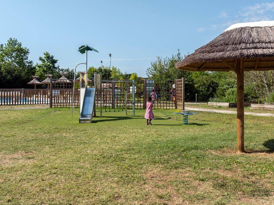 Camping du Plan d'Eau - Mobilhome 2 personnes - Eco 1ch 2 pers in Saint-Yrieix-sur-Charente, Charente