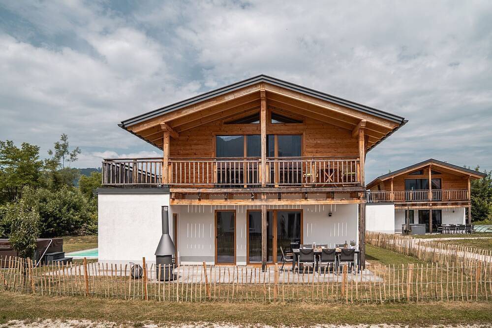 Chalet Kuhglockerl: Platz für 6+2 mit Sommerpool, Whirlpool und Sauna in Inzell, Bayerische Alpen