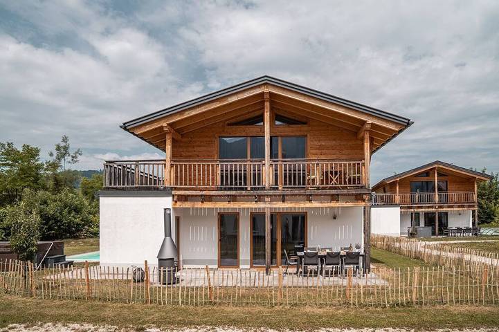 Chalet für 8 Personen, mit Balkon und Whirlpool sowie Garten, mit Haustier in Inzell