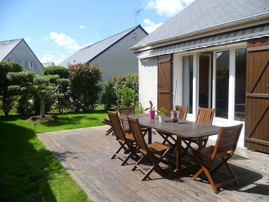 Double Room with Shared Bathroom in Saint-Herblain, Région de Nantes