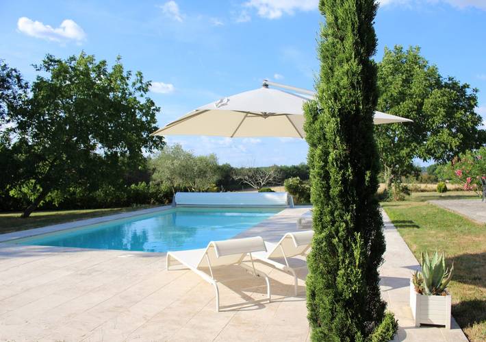 Location de vacances pour 7 personnes, avec Jacuzzi et Terrasse ainsi que Jardin et Piscine à Frespech