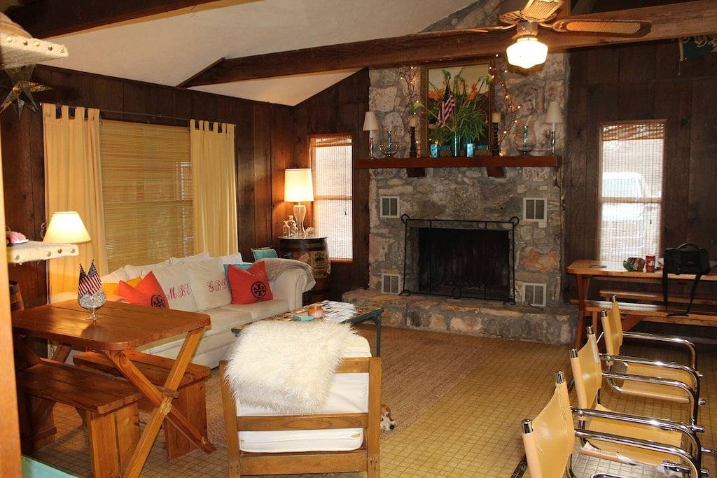 Concan Frio River Cabin in Concan, Uvalde County