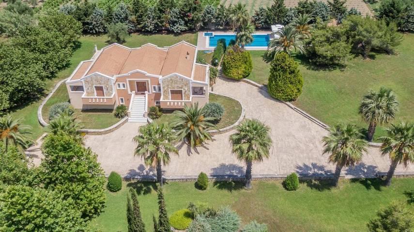 Villa voor 8 personen, with whirlpool and zwembad as well as tuin, kindvriendelijk in Kalamaki