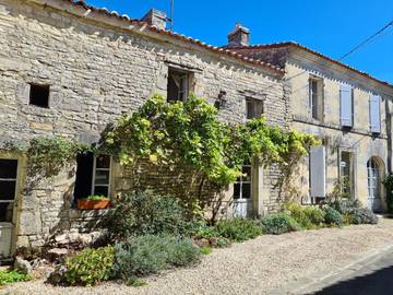Maison d’hôte pour 2 personnes, avec jardin dans Maine-de-Boixe