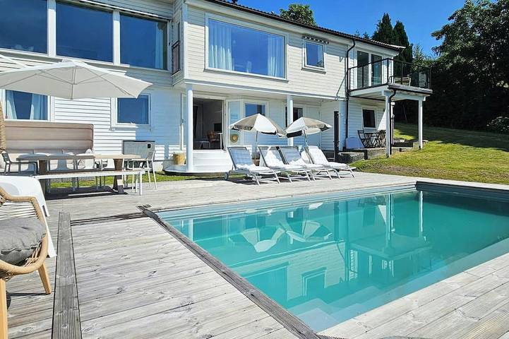 Ferienhaus für 17 Personen, mit Balkon und Garten sowie Pool
