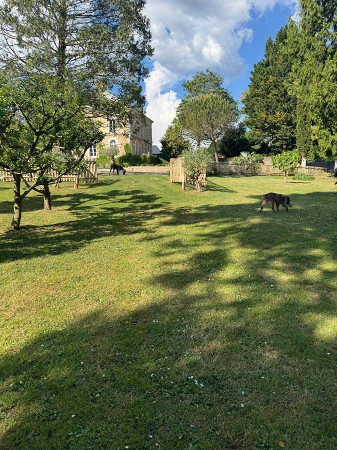 Villa pour 23 personnes, avec Terrasse ainsi que Jardin et Piscine