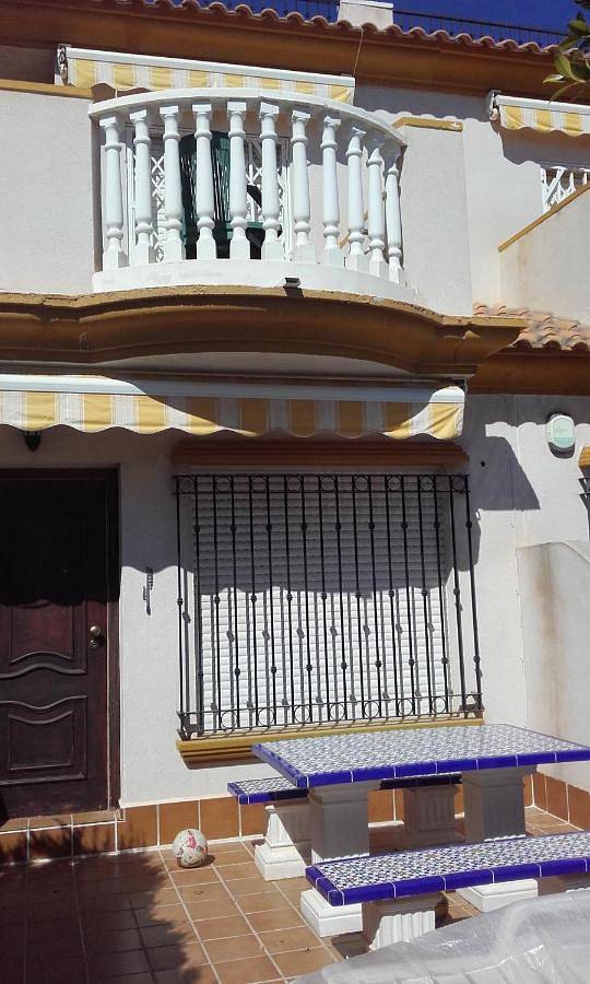 Location de vacances pour 6 personnes, avec vue ainsi que piscine et terrasse à Cabo Roig - 2