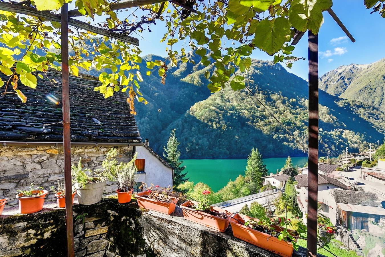 Casa Carla 2 in Vogorno, Tessiner Alpen