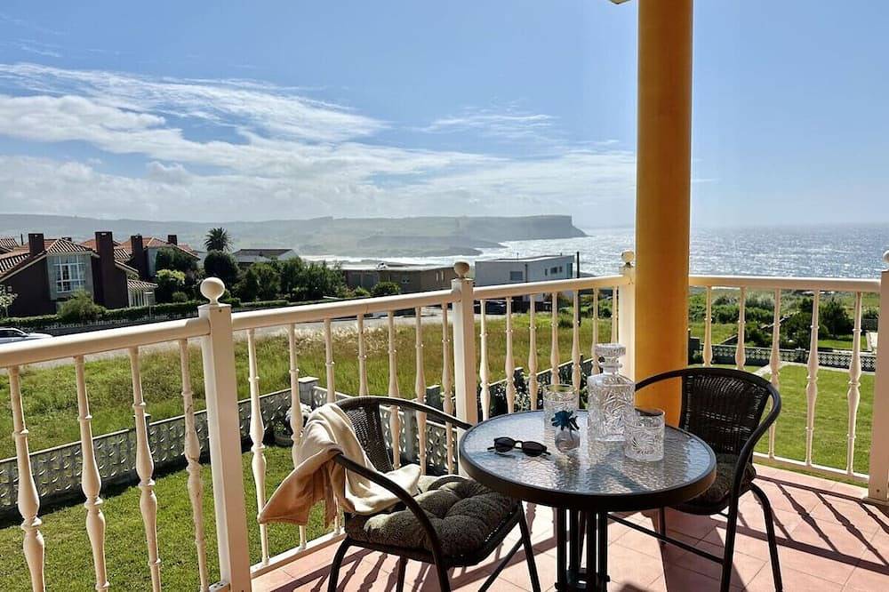 Chalet con jardin independiente y vistas al mar - in Bareyo, Cantabrian Coast