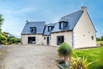 Gîte pour 8 personnes, avec sauna ainsi que jardin et jacuzzi, animaux acceptés dans Kerfissien